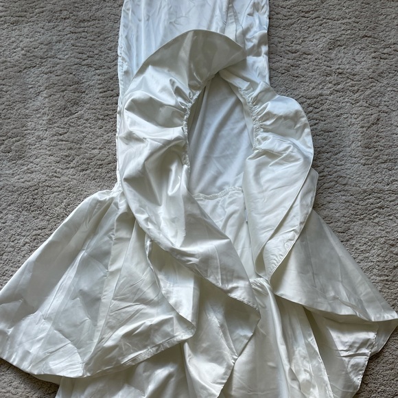 White dress - Wedding Gown - Small - Picture 9 of 11